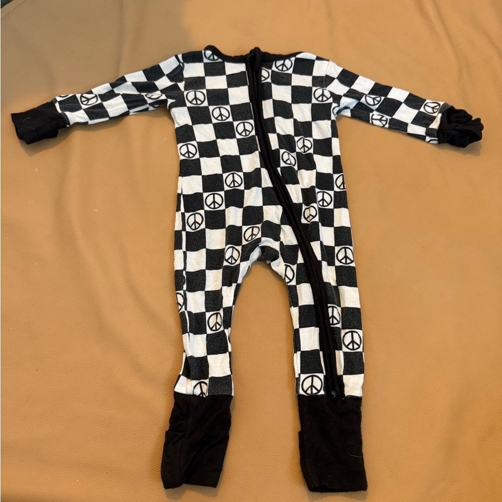 Peace Sign Checkered Kids Footie